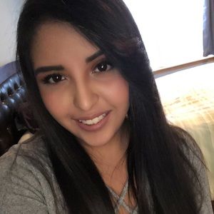 Meet your Posher, Yesenia